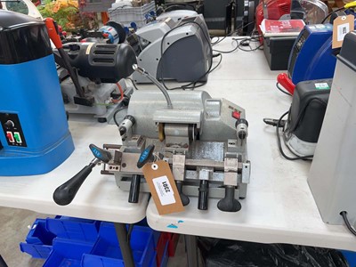 Lot 2301 - RST TM855 dual purpose 240V cylinder and...