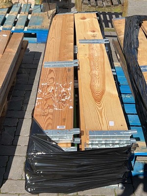 Lot 2245 - 10 wooden pallet collars