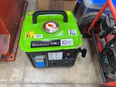 Lot 2371 - Medusa T952 petrol generator