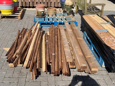 Lot 2533 - Pallet containing a large quantity of various...