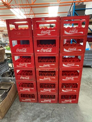 Lot 2552 - 18 Coca Cola bottle crates