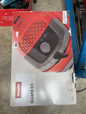Lot 2560 - Boxed Miele Guard S1 vacuum cleaner