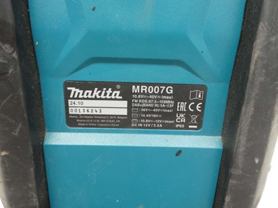 Lot A Makita MR007G 40V job site radio
