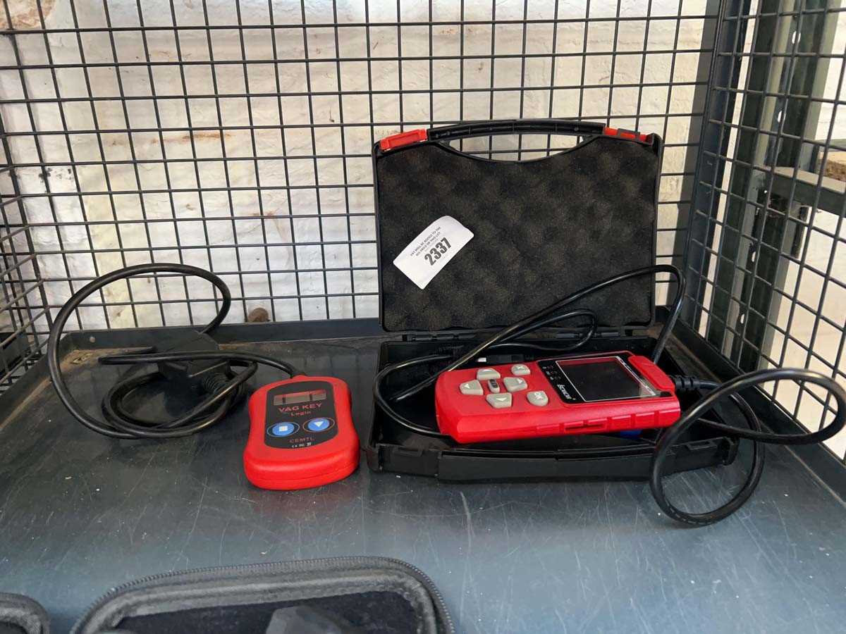 Lot 2337 - Cased Iscancar Oddi-automotive scan tool,...