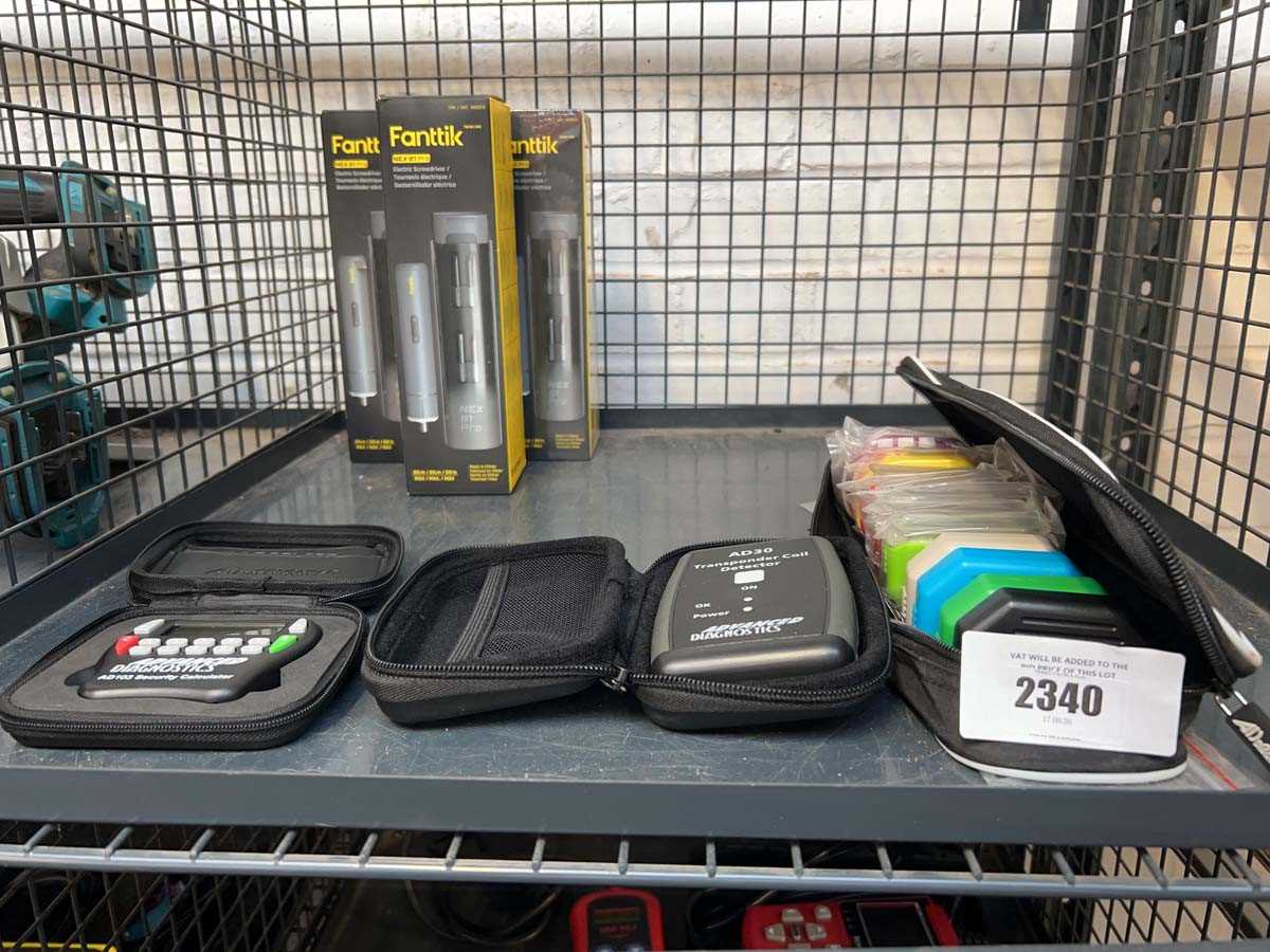 Lot 2340 - Cased AD30 transponder coil detector, together...