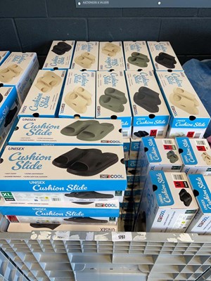 Lot 1797 - Pallet box (not included) containing approx....