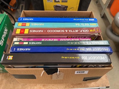 Lot 2410 - Box containing a qty of Haynes manuals