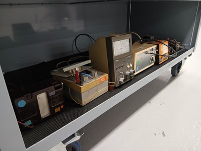 Lot 32 - Megger insulation tester, Mitatoyo MU checker,...