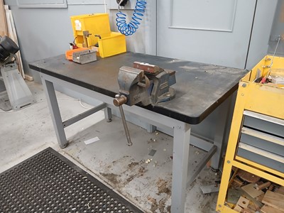 Lot 76 - Record no. 4 engineers bench vice on heavy...