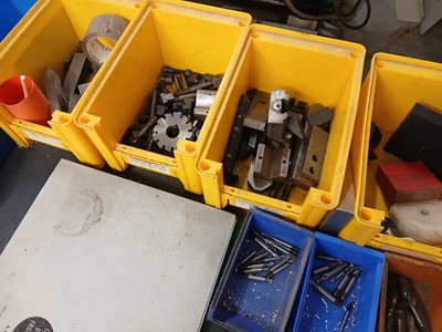 Lot 78 - Bridgeport Textron Universal milling machine...