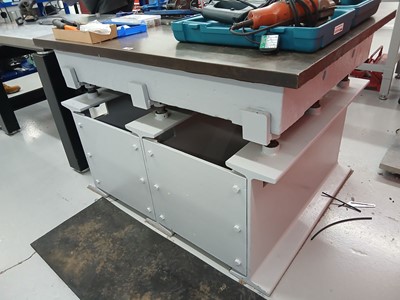 Lot 124 - 125cm x 93cm engineering machinists table