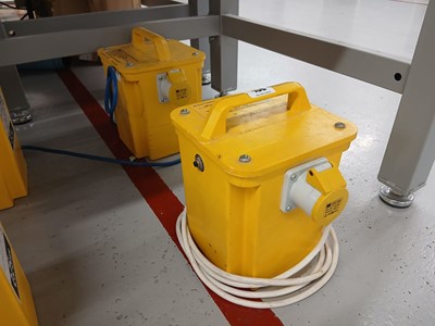 Lot 150 - 2x 110v transformer units