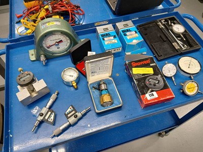 Lot 118 - Table top of various gauges, dial gauges,...
