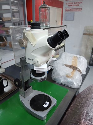 Lot 88 - Leica S6D microscope with stand
