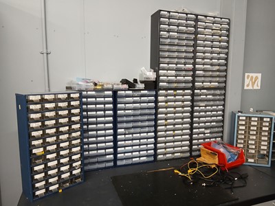 Lot 170 - 2 Tabletops of approx. 14 benchtop...