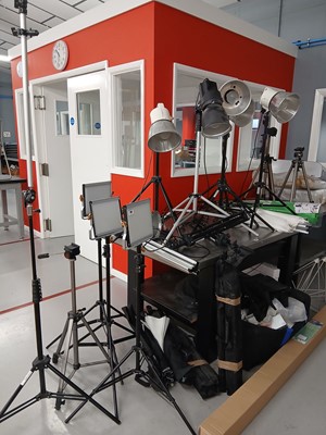 Lot 184 - Various photographic lighting equipment to...