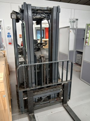Lot 231 - Linde E16C-02 electric counterbalance forklift...