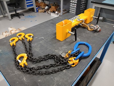 Lot 241 - Small 1000kg capacity forklift jib plus a set...