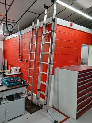 Lot 243 - Hailo 9309-50 Master Step adjustable ladder...