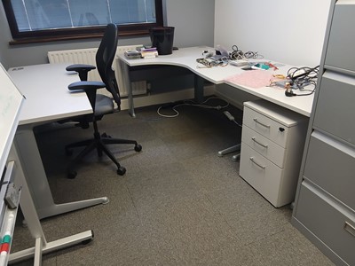 Lot 253 - Contents of office to include 2 radial...