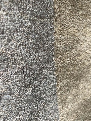 Lot 5012 - Medium sized modern grey bordered rug