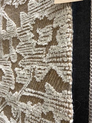 Lot 5015 - Runner in brown and white