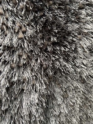 Lot 5017 - Medium sized modern grey rug