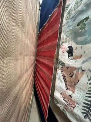 Lot 5020 - Small modern red striped rug