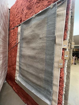 Lot 5038 - Small modern rug with grey border