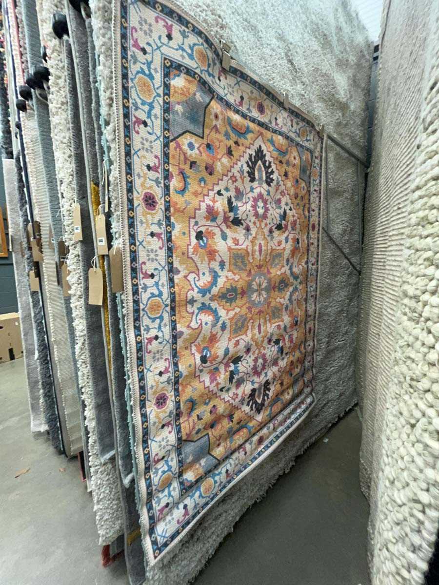Lot 5048 - Small modern multi coloured rug with leaf design