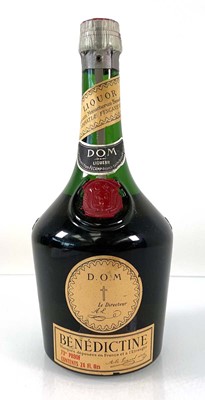 Lot 236 - An old bottle of Benedictine DOM Liquor circa...