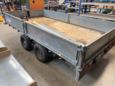 Lot 4447 - Twin-axle Ifor Williams trailer with ramps,...