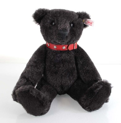 Lot 135 - A limited edition Steiff fully jointed bear...