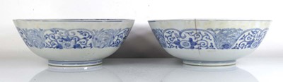 Lot 187 - A pair of Japanese Export blue and white bowls,...