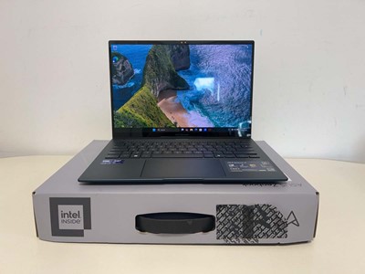 Lot ASUS Zenbook laptop UX3405C, Intel Core Ultra...