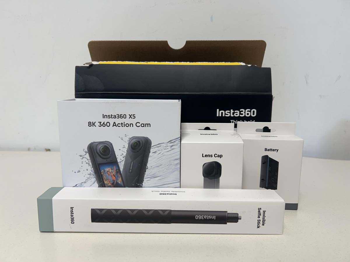 Lot Insta360 Action Camera pack including Insta360...