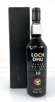 Lot 139 - A bottle of Loch Dhu The Black Whisky 10 year...
