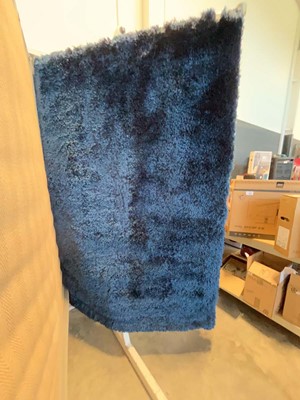 Lot 1304 - Blue shag pile rug, approx. size 160 x 230cm.