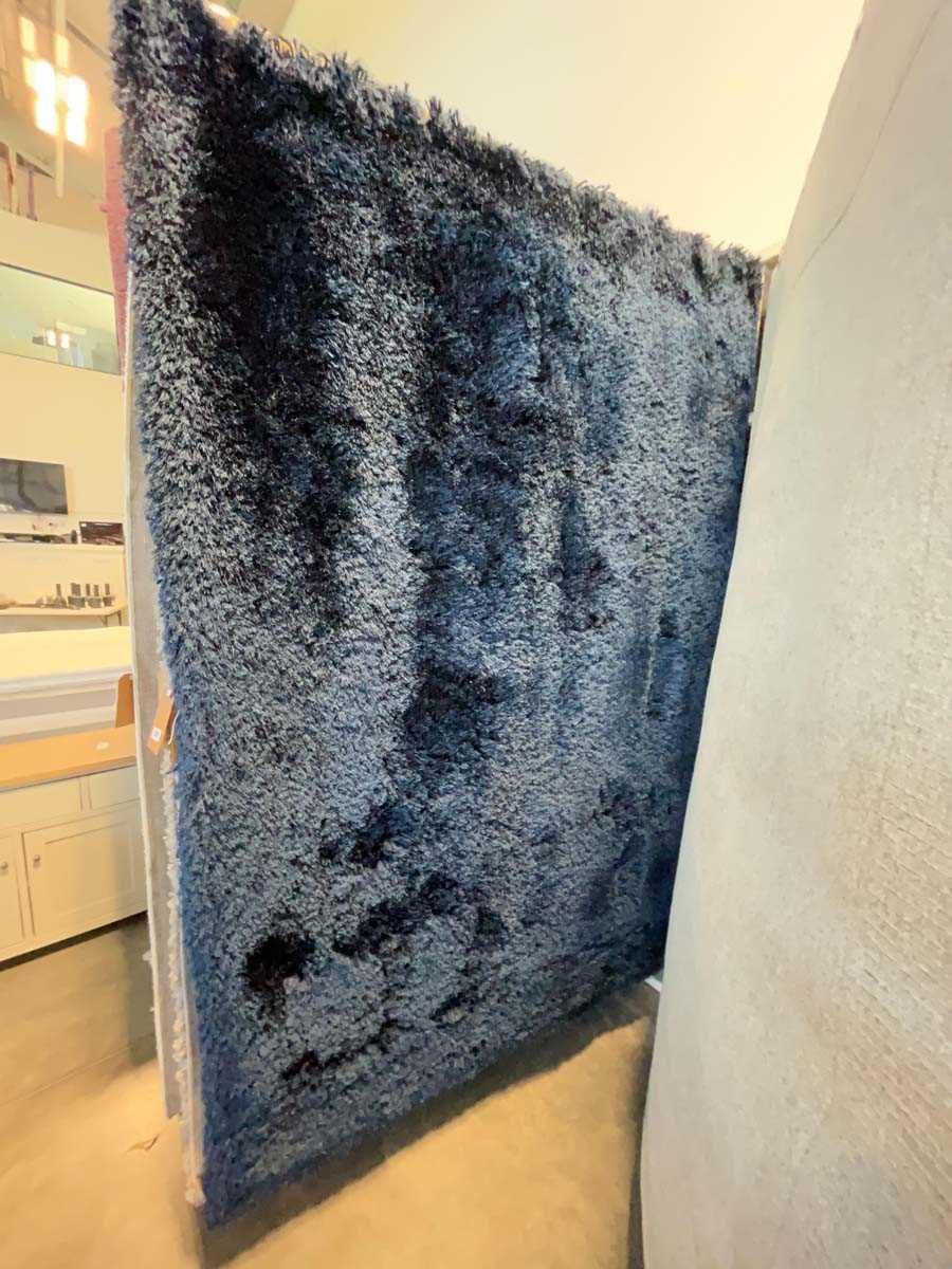 Lot 1308 - Blue shag pile rug, approx. size 160 x 230cm.