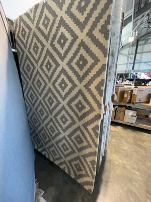 Lot 1326 - Nuloom blue and white patterned area rug,...