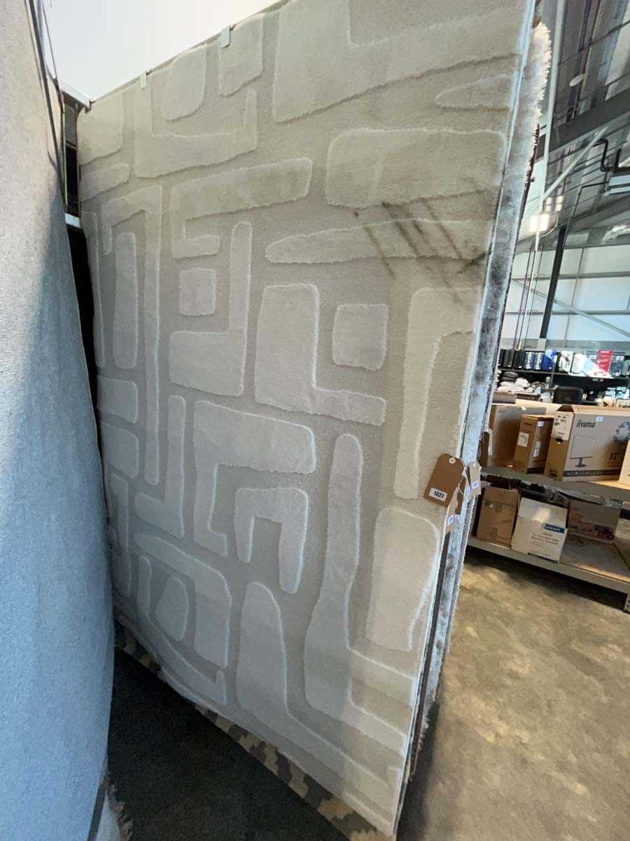 Lot 1327 - 2 tone white ultra soft area rug, approx. size...