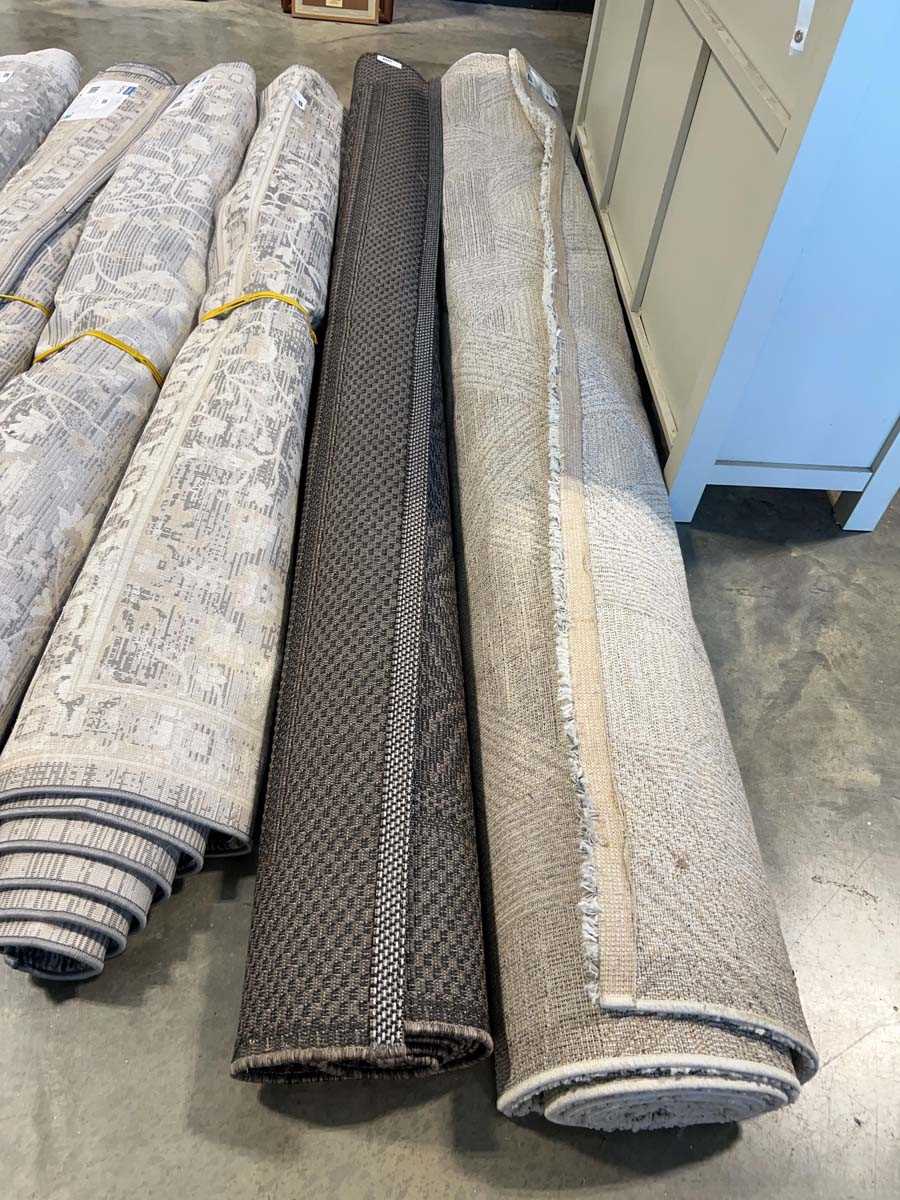Lot 1334 - Tri tone brown woven area rug