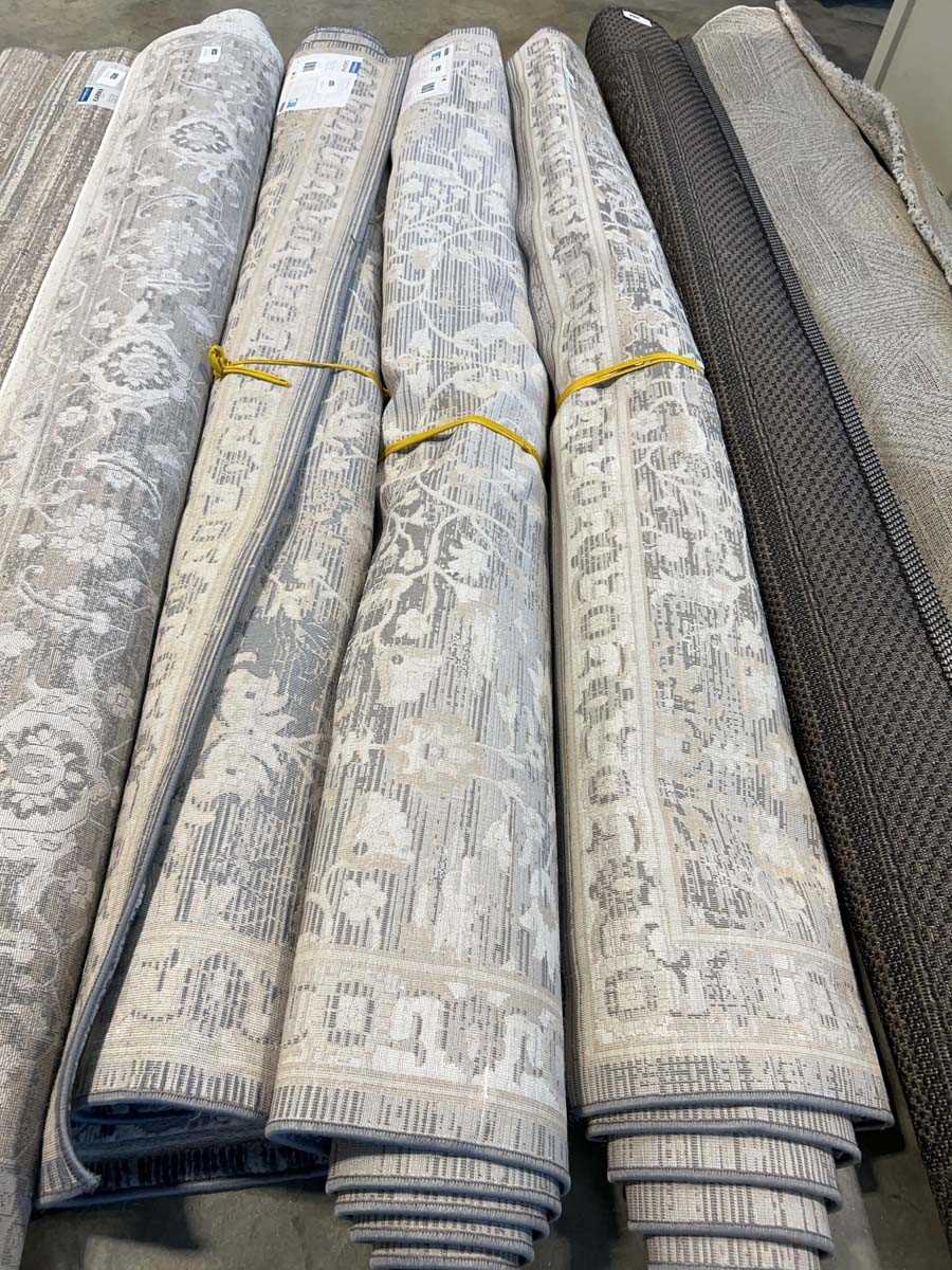 Lot 1336 - Gertmenian Sasha area rug, size 200 x274cm.