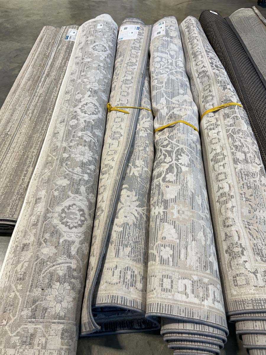Lot 1337 - Gertmenian Sasha area rug, size 200 x274cm.