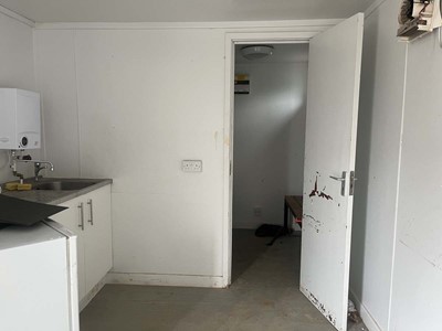 Lot Site welfare unit finished in grey, 26' x 9' x...