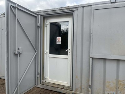 Lot Site welfare unit finished in grey, 26' x 9' x...