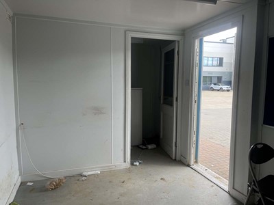 Lot Site welfare unit finished in grey, 26' x 9' x...