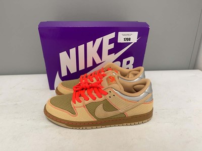 Lot Nike UK9 SB dunk low pro trainers in canvas -...