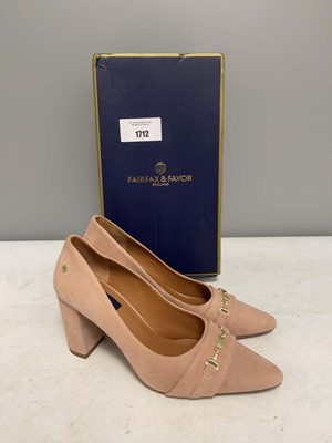 Lot Fairfax & Favor UK8 chantilly heels in blush...