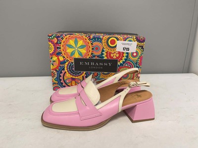 Lot Embassy London EU42 pink & cream pastel diana...